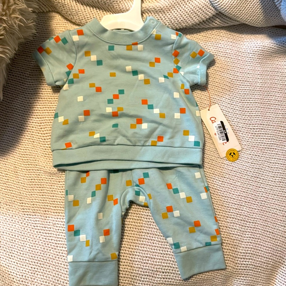 Baby 2-Piece Geometric Jogger and Sweater Tee Set - Brand New with Tags